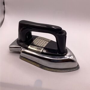 Wolverine Sunny Suzy Iron in Silver and Black